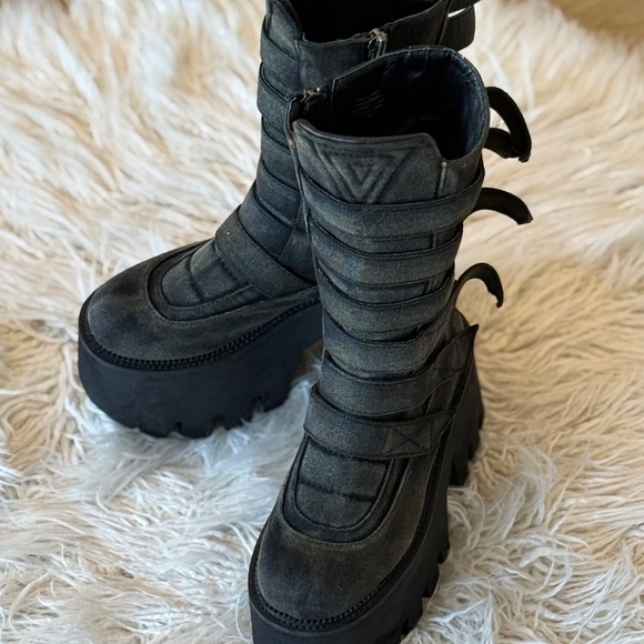 Darker Wavs FREQUENCY WASHED PLATFORM BOOTS - Sold out on Dollskill - Picture 4 of 5